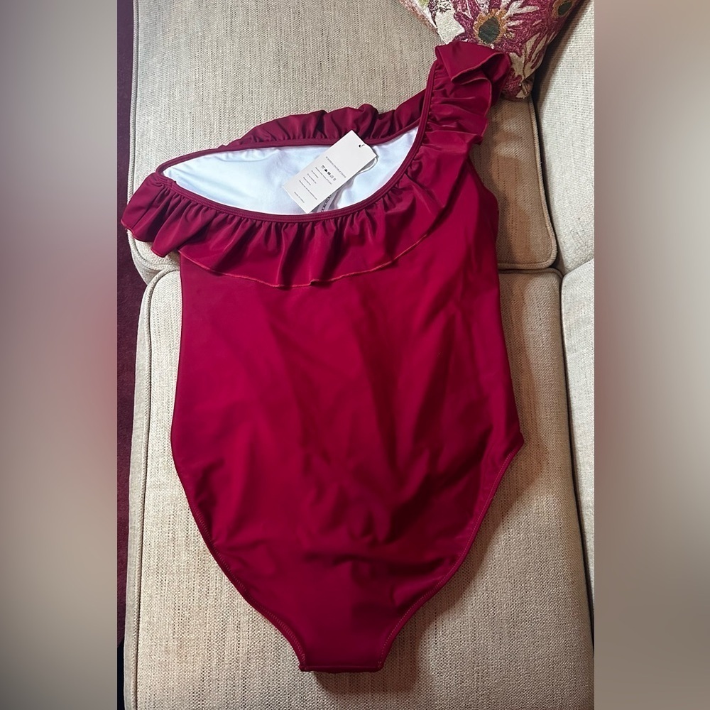 One Shoulder Ruffle One Piece Swimsuit - Picture 4 of 14